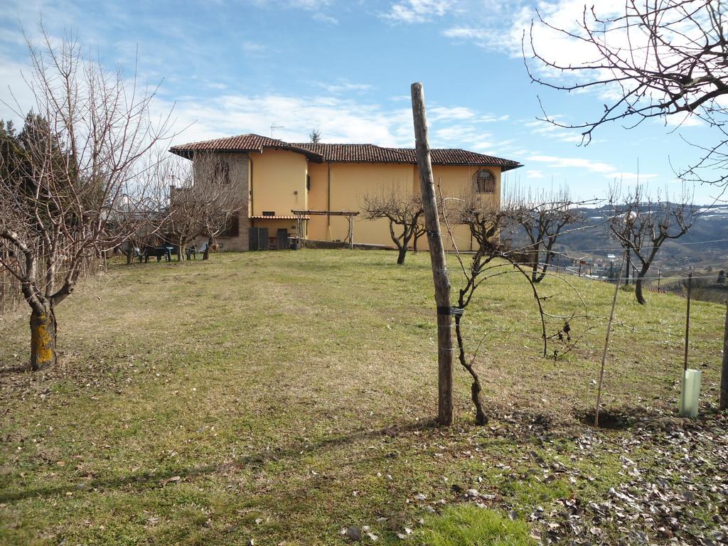 Bed and Breakfast La Luna E I Falo Canelli Exterior foto