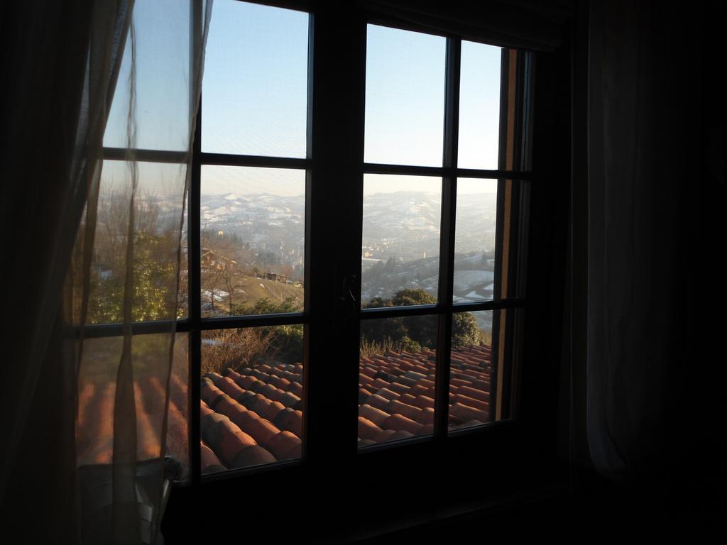 Bed and Breakfast La Luna E I Falo Canelli Zimmer foto